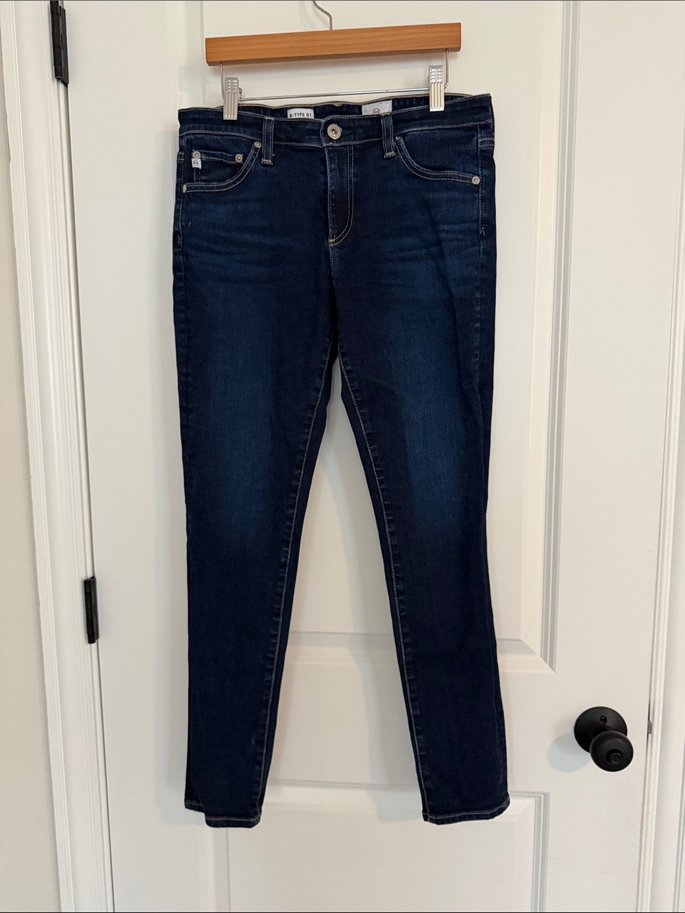 AG B Type 01 legging ankle jean in dark blue rinse 28X28